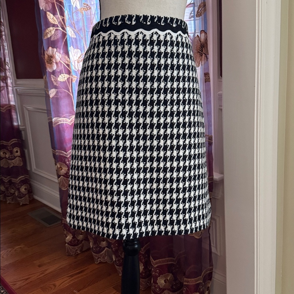 Ann Taylor Monochrome Houndstooth A-line Skirt